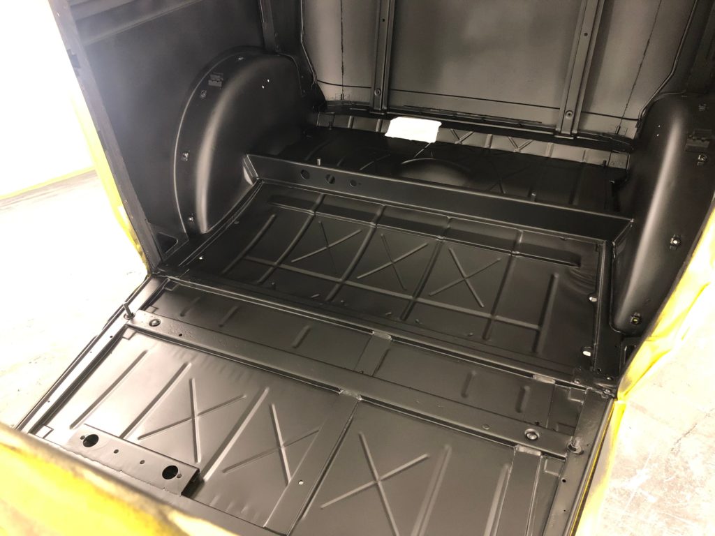 1932 Ford Tudor Sedan 5th Avenue Special floor pan
